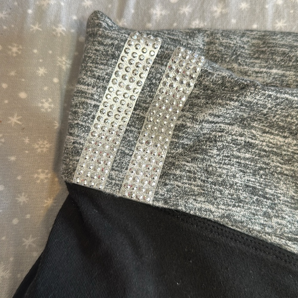 Throwback PINK Victoria secret yoga capris! - Picture 3 of 5